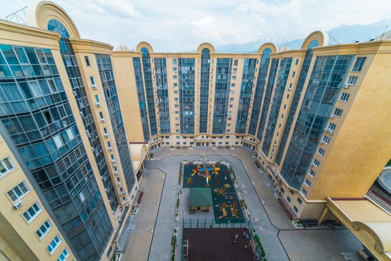 Hotel Manica Vavilon Alma-Ata Exteriör bild