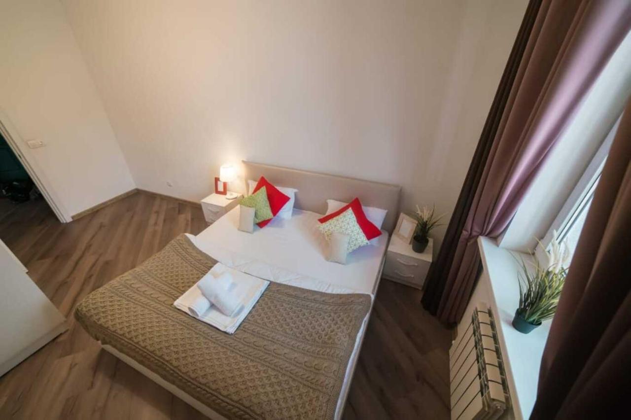 Hotel Manica Vavilon Alma-Ata Exteriör bild
